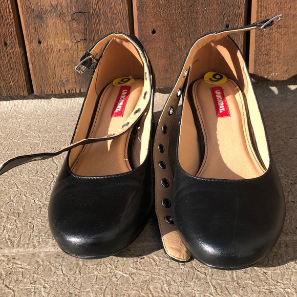 Black ankle strap heels - Picture 3 of 3